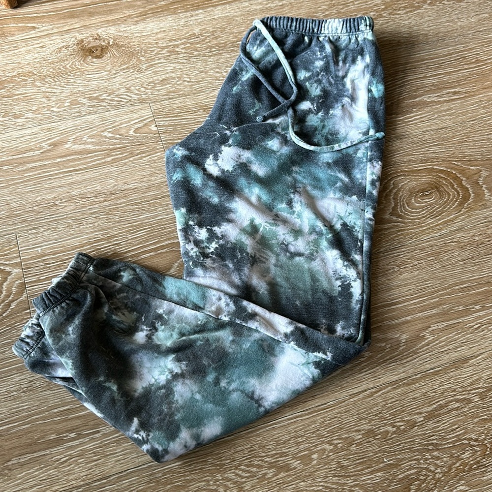 Onzie tie dye lounge pants - size s/m